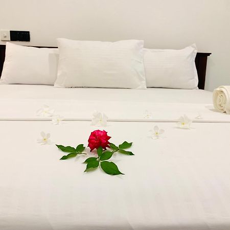 Kavin Beach Hotel Hikkaduwa Eksteriør billede